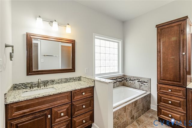 718 Green Vista Dr, Midlothian, VA 23836