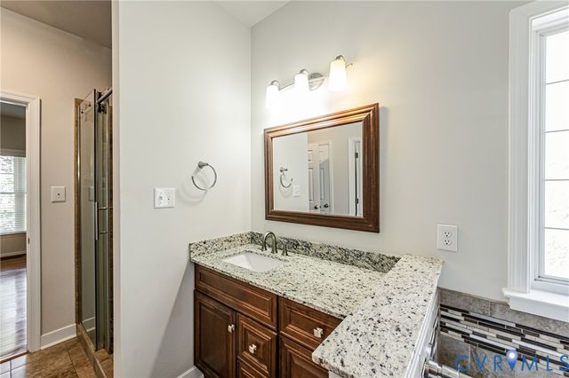 718 Green Vista Dr, Midlothian, VA 23836