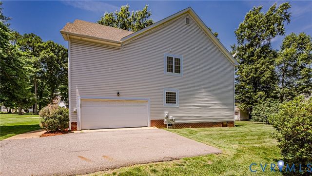 718 Green Vista Dr, Midlothian, VA 23836