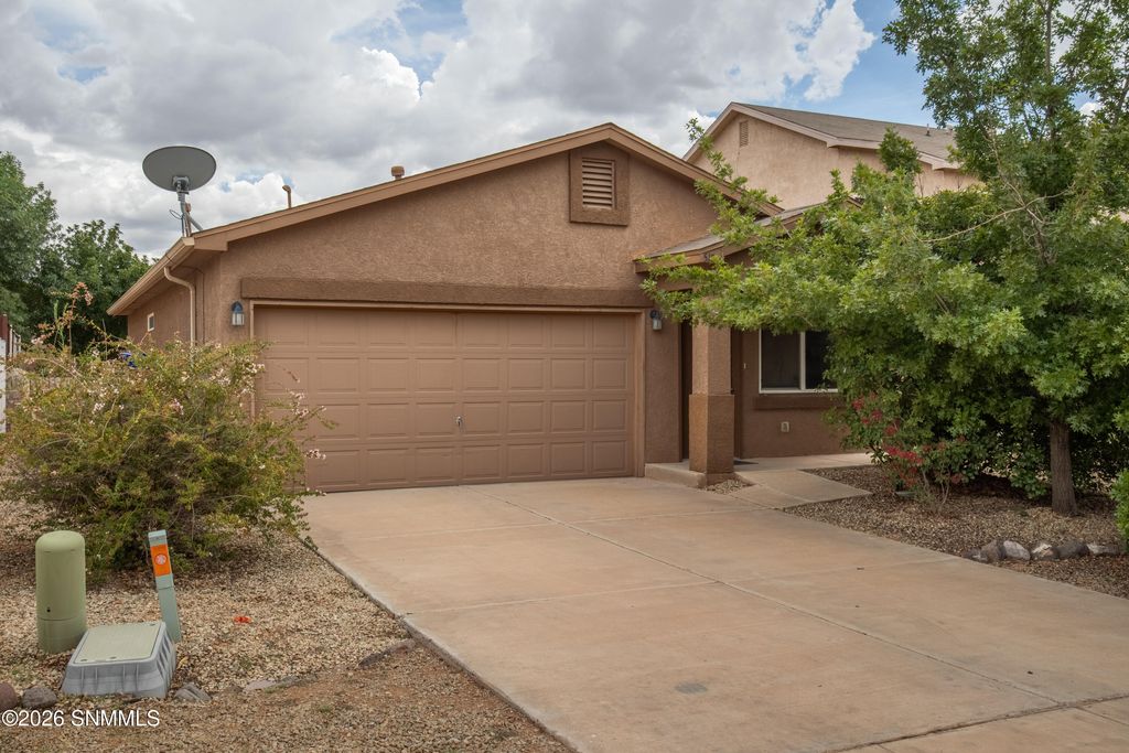 5124 Kensington Way, Las Cruces, NM 88012