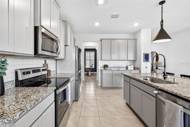 13793 WINEBERRY DRIVE, Dade City, FL 33525