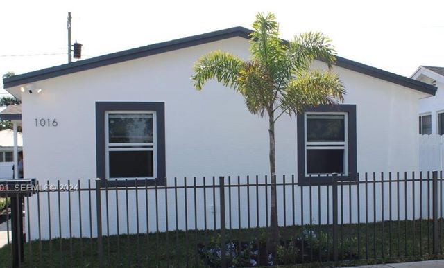 1016 State Street 1-2, West Palm Beach, FL 33407