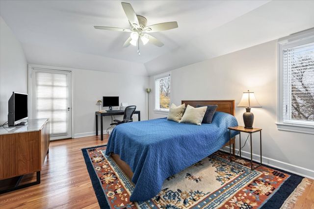 300 Lincolnwood Road, Highland Park, IL 60035