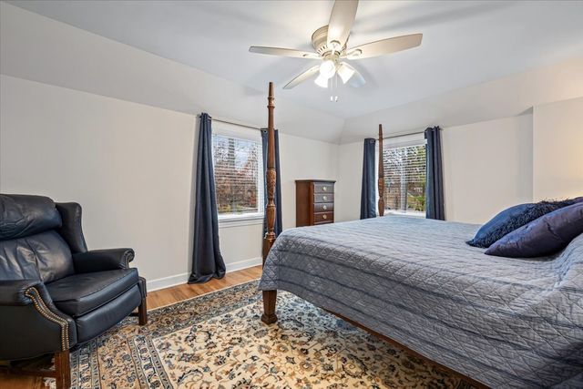 300 Lincolnwood Road, Highland Park, IL 60035