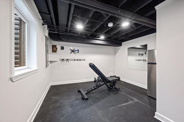 300 Lincolnwood Road, Highland Park, IL 60035