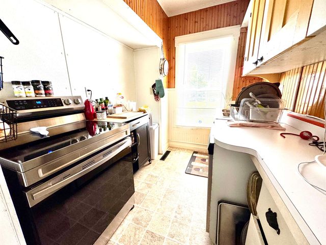 15 Park Street, Colebrook, NH 03576