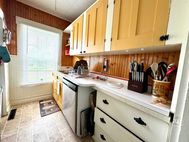 15 Park Street, Colebrook, NH 03576