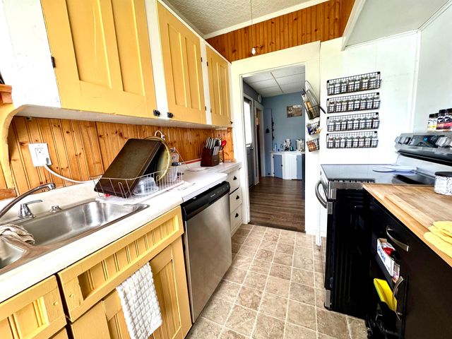 15 Park Street, Colebrook, NH 03576