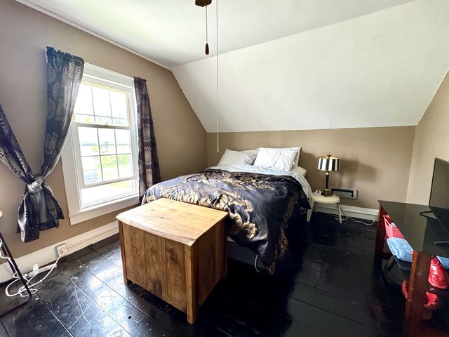 15 Park Street, Colebrook, NH 03576