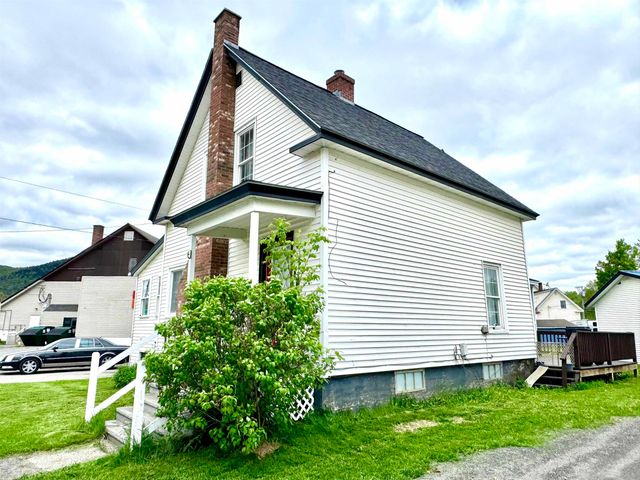 15 Park Street, Colebrook, NH 03576