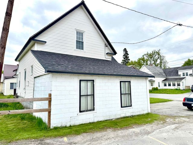 15 Park Street, Colebrook, NH 03576