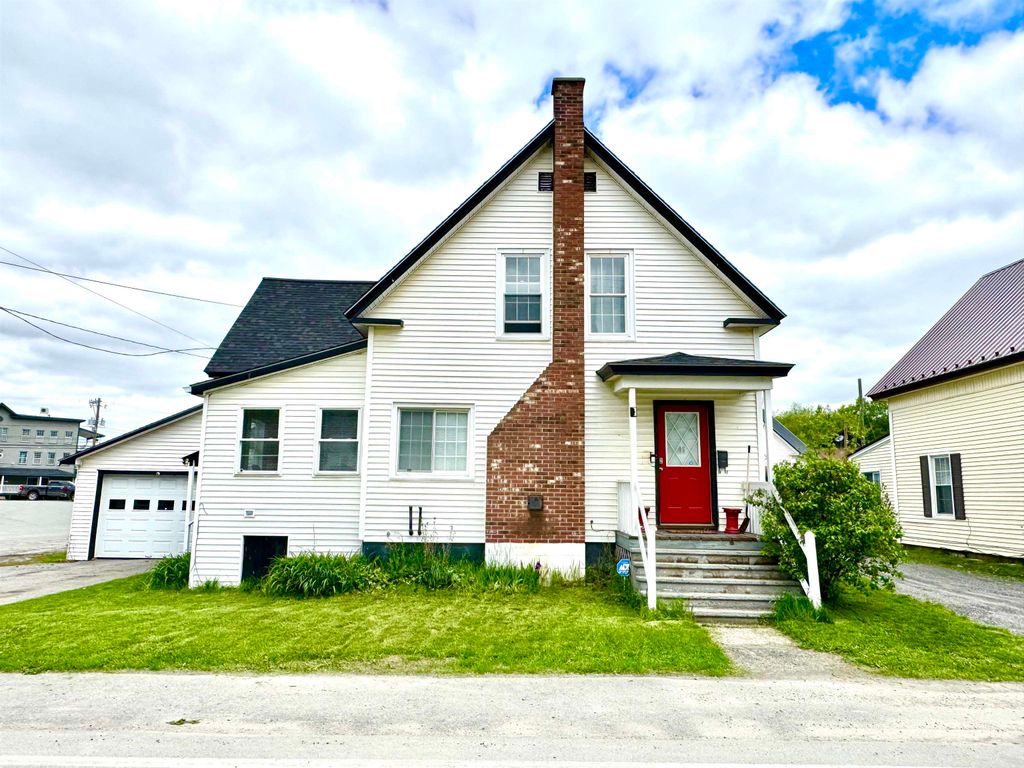 15 Park Street, Colebrook, NH 03576