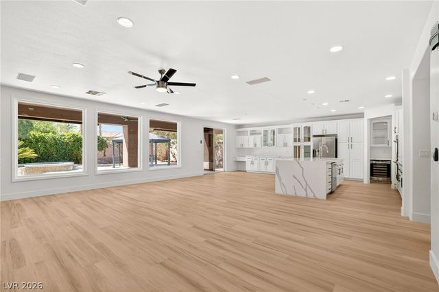 379 Autumn Hue Avenue, Las Vegas, NV 89123