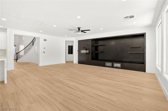 379 Autumn Hue Avenue, Las Vegas, NV 89123