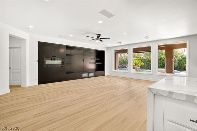 379 Autumn Hue Avenue, Las Vegas, NV 89123