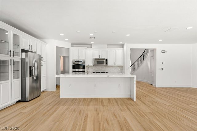 379 Autumn Hue Avenue, Las Vegas, NV 89123