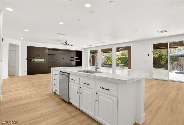 379 Autumn Hue Avenue, Las Vegas, NV 89123
