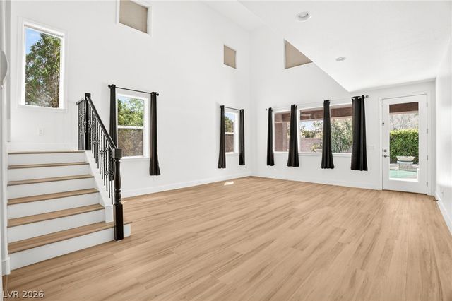 379 Autumn Hue Avenue, Las Vegas, NV 89123