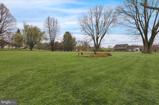 16 MT WILSON RD, Lebanon, PA 17042