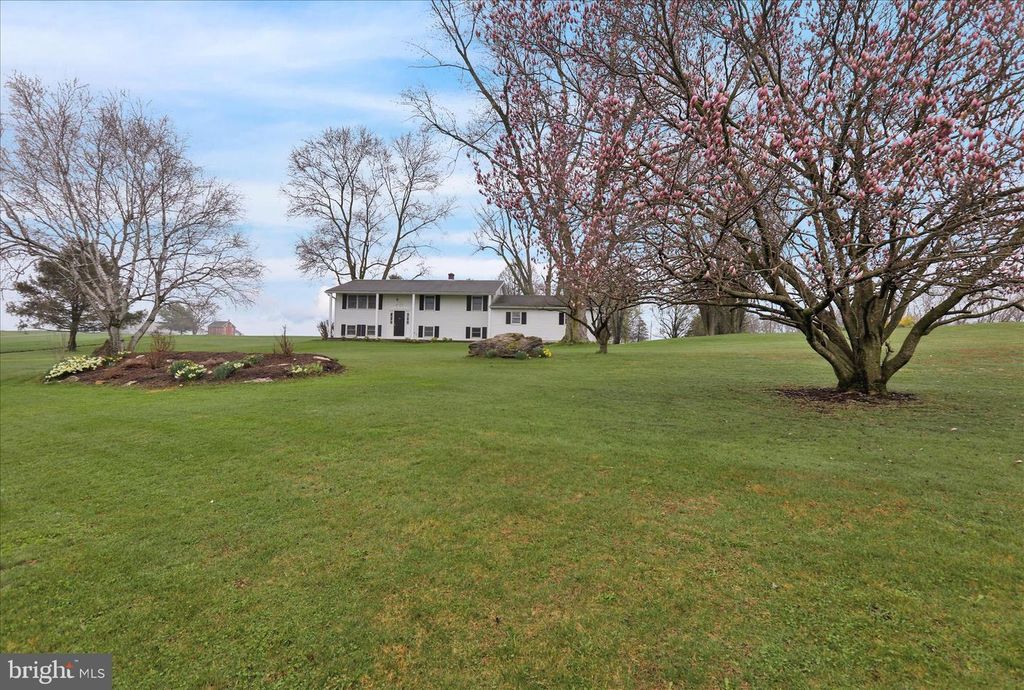16 MT WILSON RD, Lebanon, PA 17042