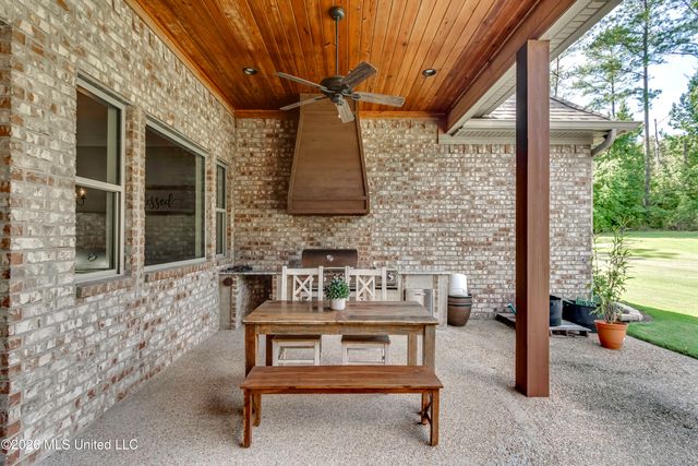 520 Viewpointe Way, Clinton, MS 39056