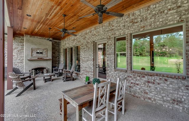 520 Viewpointe Way, Clinton, MS 39056