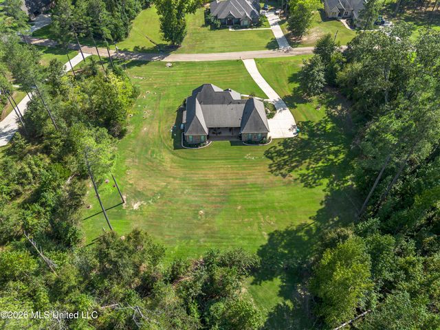 520 Viewpointe Way, Clinton, MS 39056