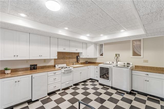 2116 Heritage Heights, Decatur, GA 30033
