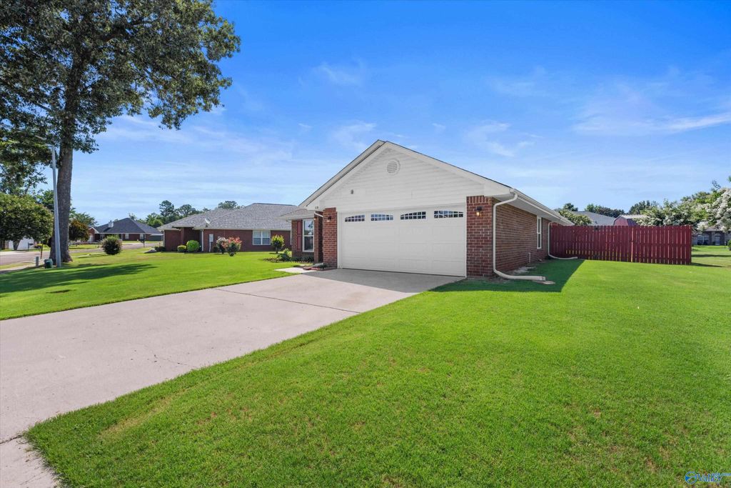 118 Herrick Drive, Huntsville, AL 35824