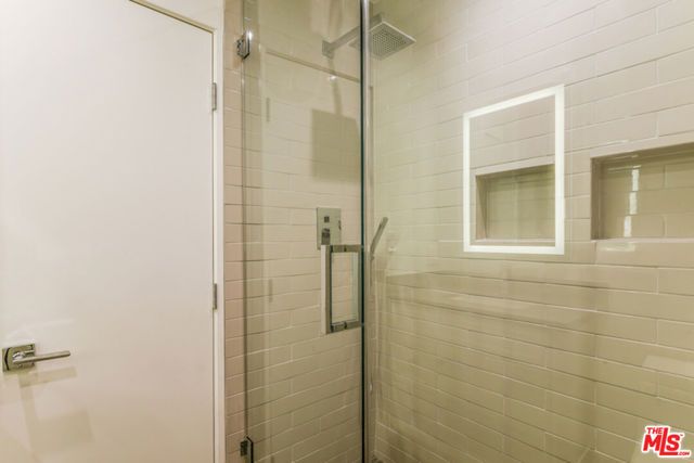 610 N orlando 105, West Los Angeles (los Angeles), CA 90048