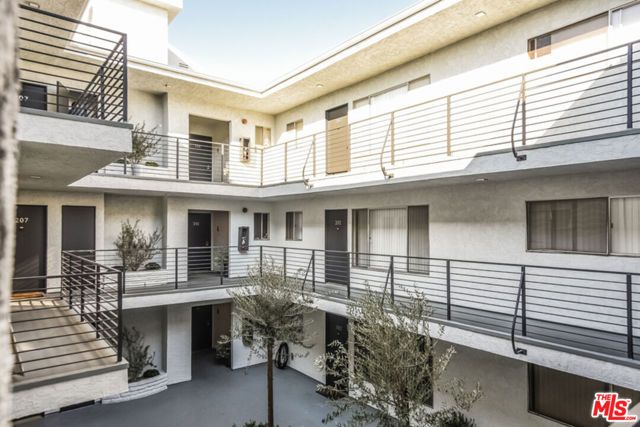 610 N orlando 105, West Los Angeles (los Angeles), CA 90048