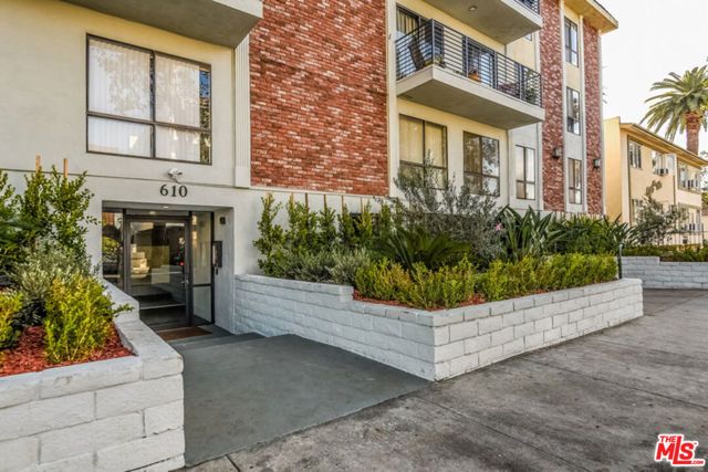 610 N orlando 105, West Los Angeles (los Angeles), CA 90048