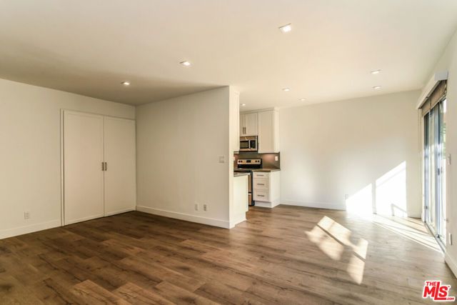 610 N orlando 105, West Los Angeles (los Angeles), CA 90048