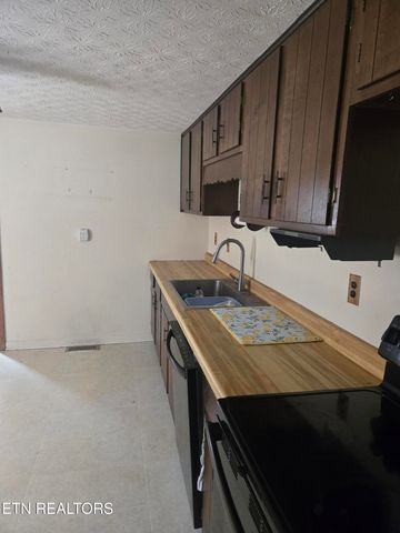 152 Batley Loop Rd, Clinton, TN 37716