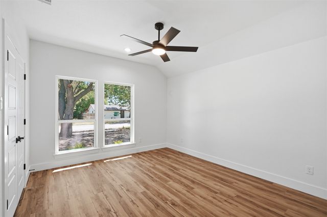 907 Renfro Drive, White Settlement, TX 76108