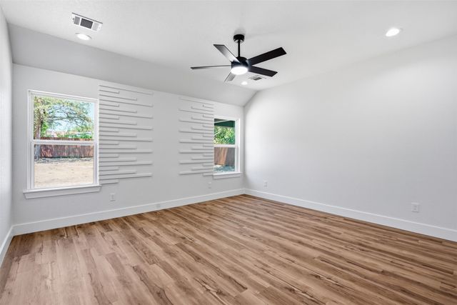 907 Renfro Drive, White Settlement, TX 76108