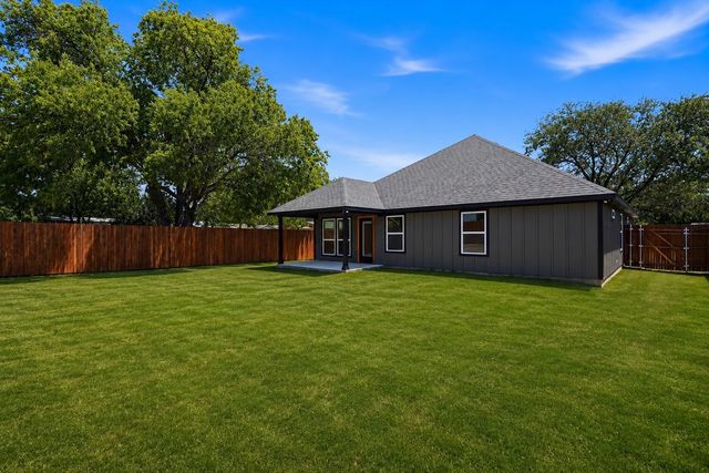 907 Renfro Drive, White Settlement, TX 76108