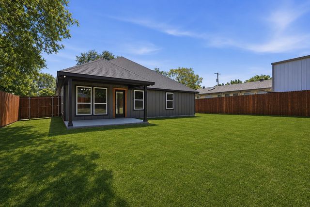 907 Renfro Drive, White Settlement, TX 76108