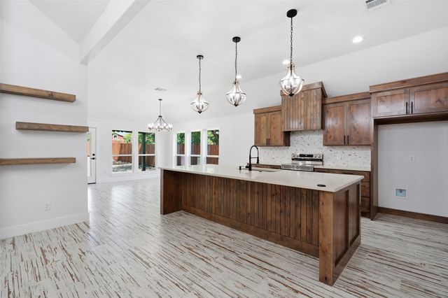 907 Renfro Drive, White Settlement, TX 76108
