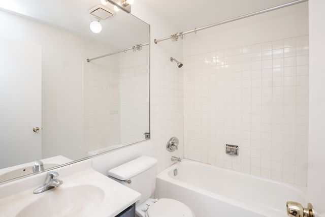 5317 N KENMORE Avenue 2A, Chicago, IL 60640