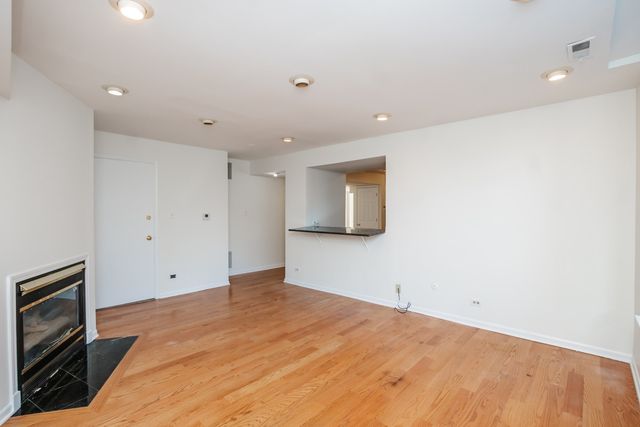 5317 N KENMORE Avenue 2A, Chicago, IL 60640