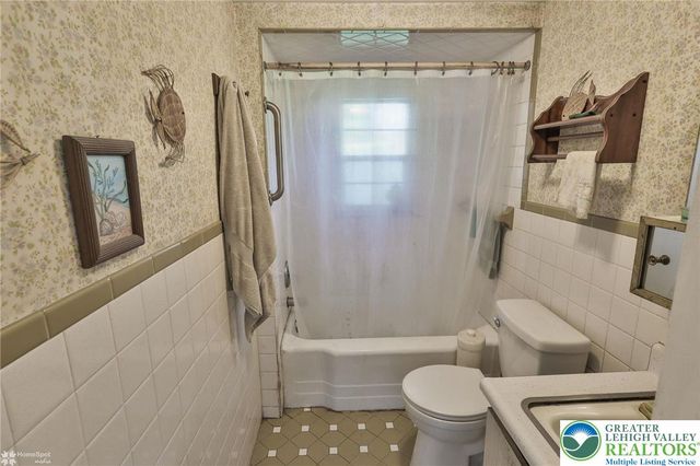 429 Monocacy Drive, Moore Twp, PA 18014