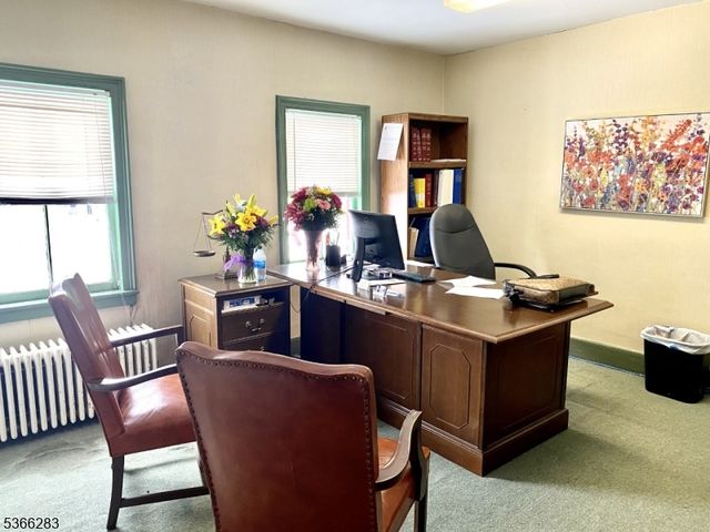 51 High St, Newton Town, NJ 07860