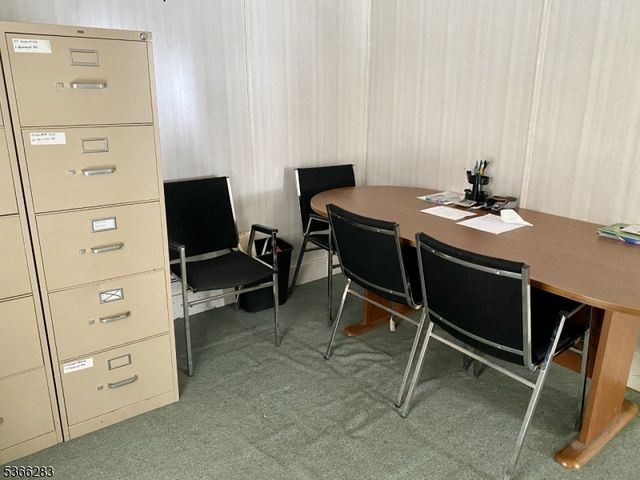 51 High St, Newton Town, NJ 07860