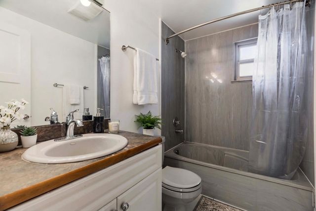 2738 Monroe Street NE, Albuquerque, NM 87110