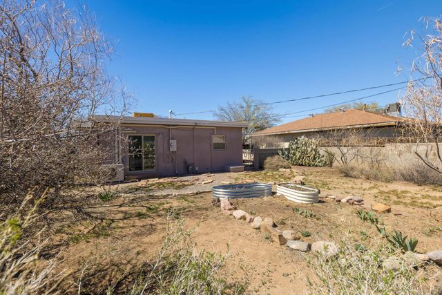 2738 Monroe Street NE, Albuquerque, NM 87110