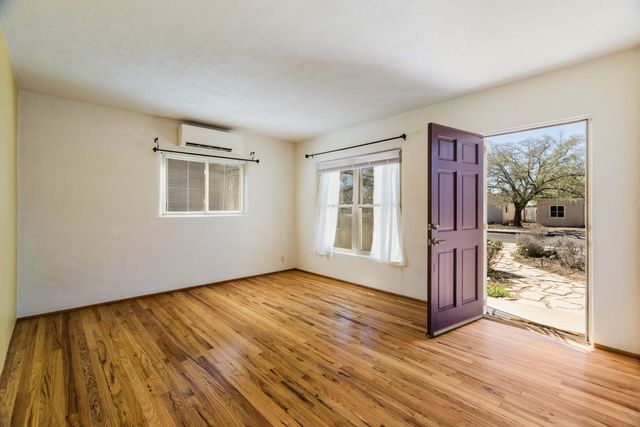 2738 Monroe Street NE, Albuquerque, NM 87110