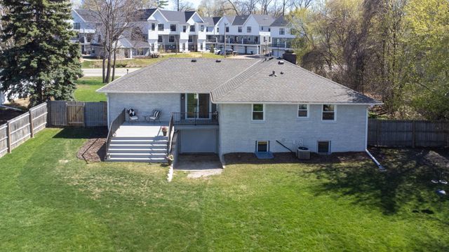4464 Wilshire Boulevard, Mound, MN 55364