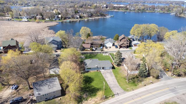 4464 Wilshire Boulevard, Mound, MN 55364
