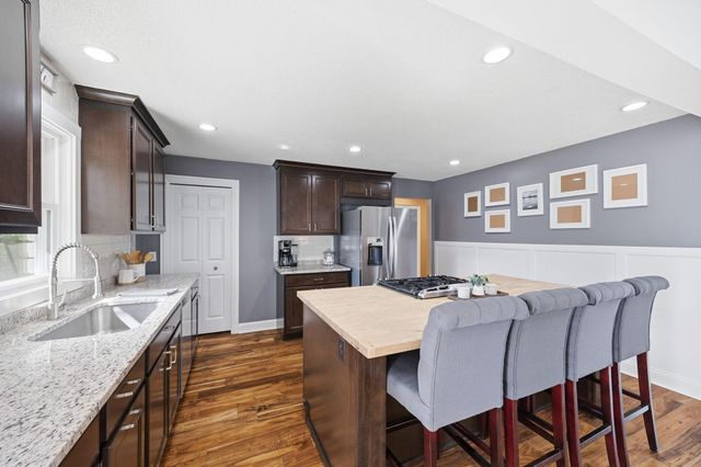 4464 Wilshire Boulevard, Mound, MN 55364